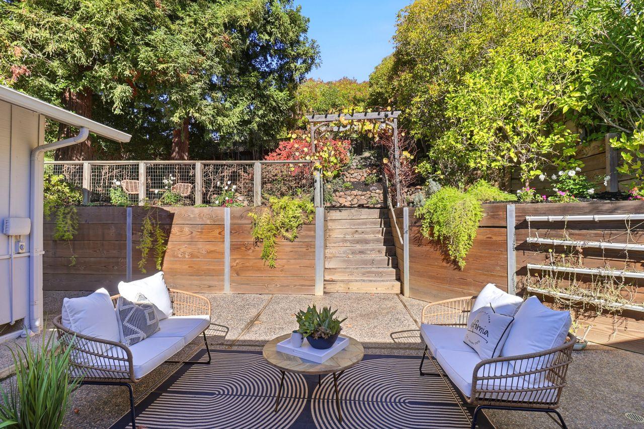 Detail Gallery Image 34 of 60 For 574 Wellington Dr, San Carlos,  CA 94070 - 3 Beds | 2 Baths