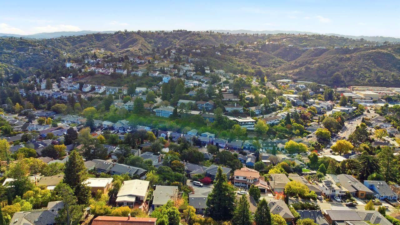 Detail Gallery Image 36 of 60 For 574 Wellington Dr, San Carlos,  CA 94070 - 3 Beds | 2 Baths