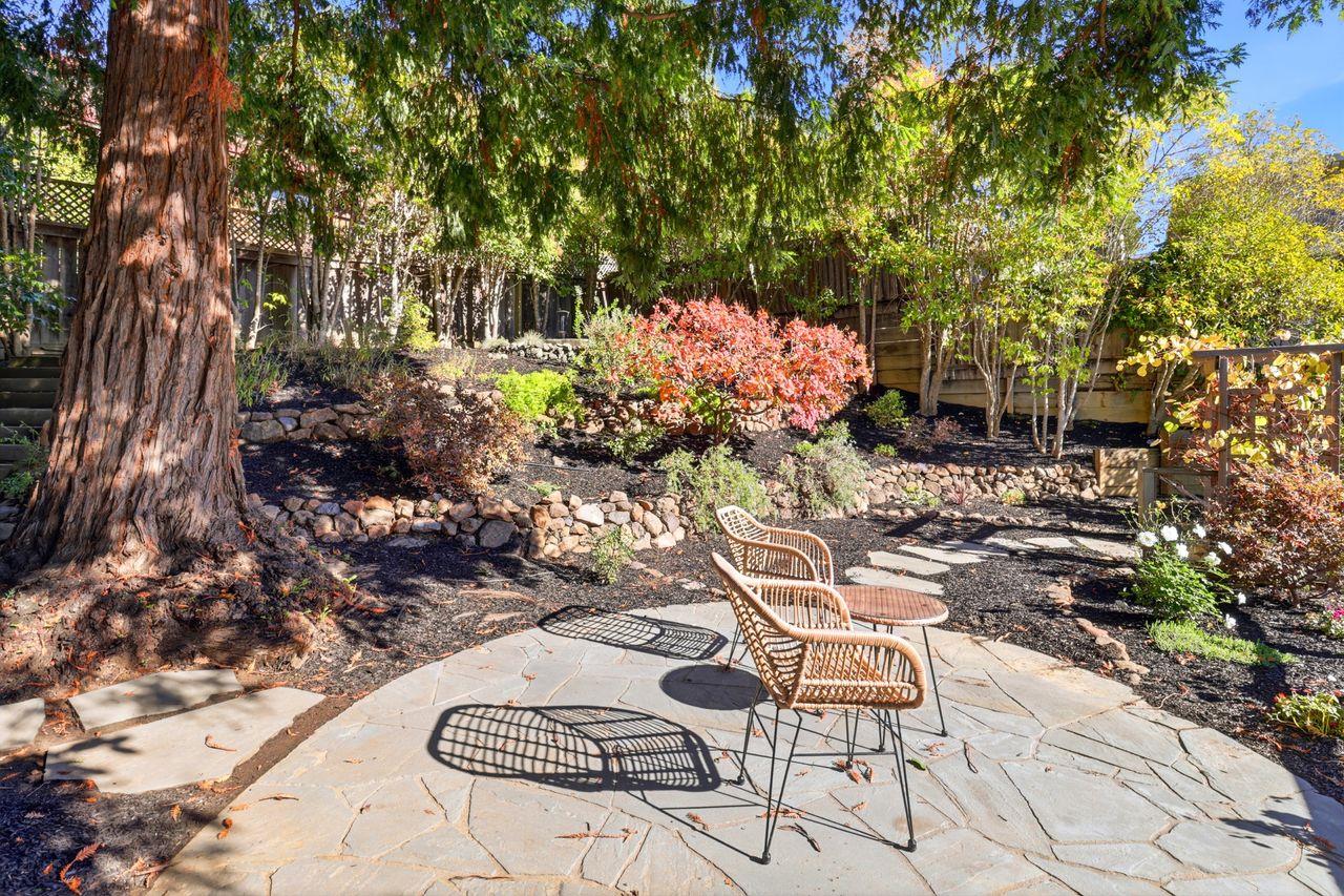 Detail Gallery Image 8 of 60 For 574 Wellington Dr, San Carlos,  CA 94070 - 3 Beds | 2 Baths