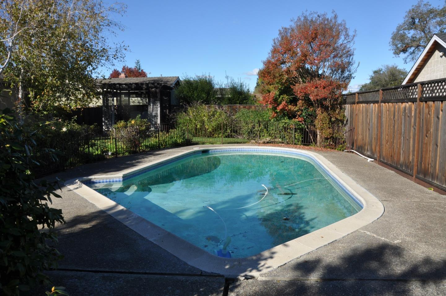 Detail Gallery Image 12 of 16 For 15104 Bel Escou Dr, San Jose,  CA 95124 - 3 Beds | 1 Baths