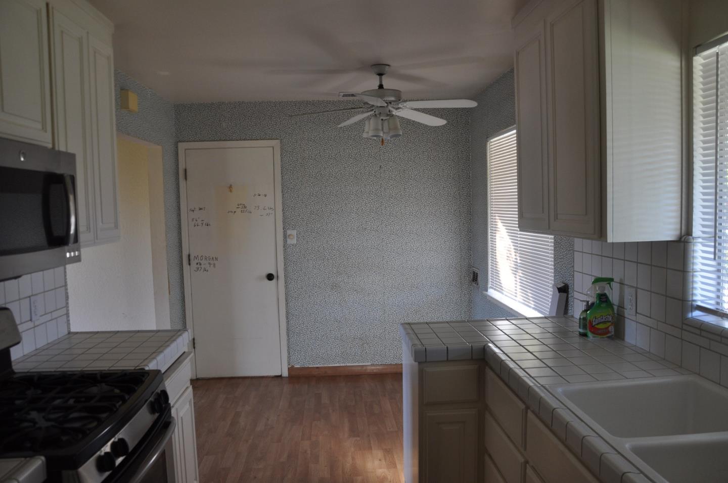 Detail Gallery Image 5 of 16 For 15104 Bel Escou Dr, San Jose,  CA 95124 - 3 Beds | 1 Baths