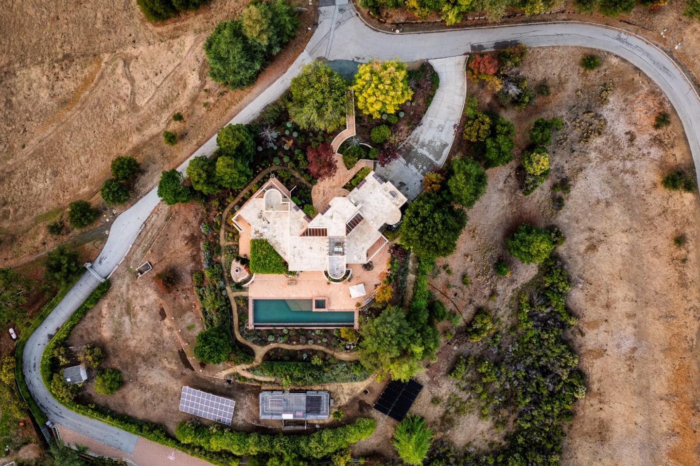 Detail Gallery Image 11 of 44 For 14300 Saddle Mountain Dr, Los Altos Hills,  CA 94022 - 3 Beds | 3 Baths