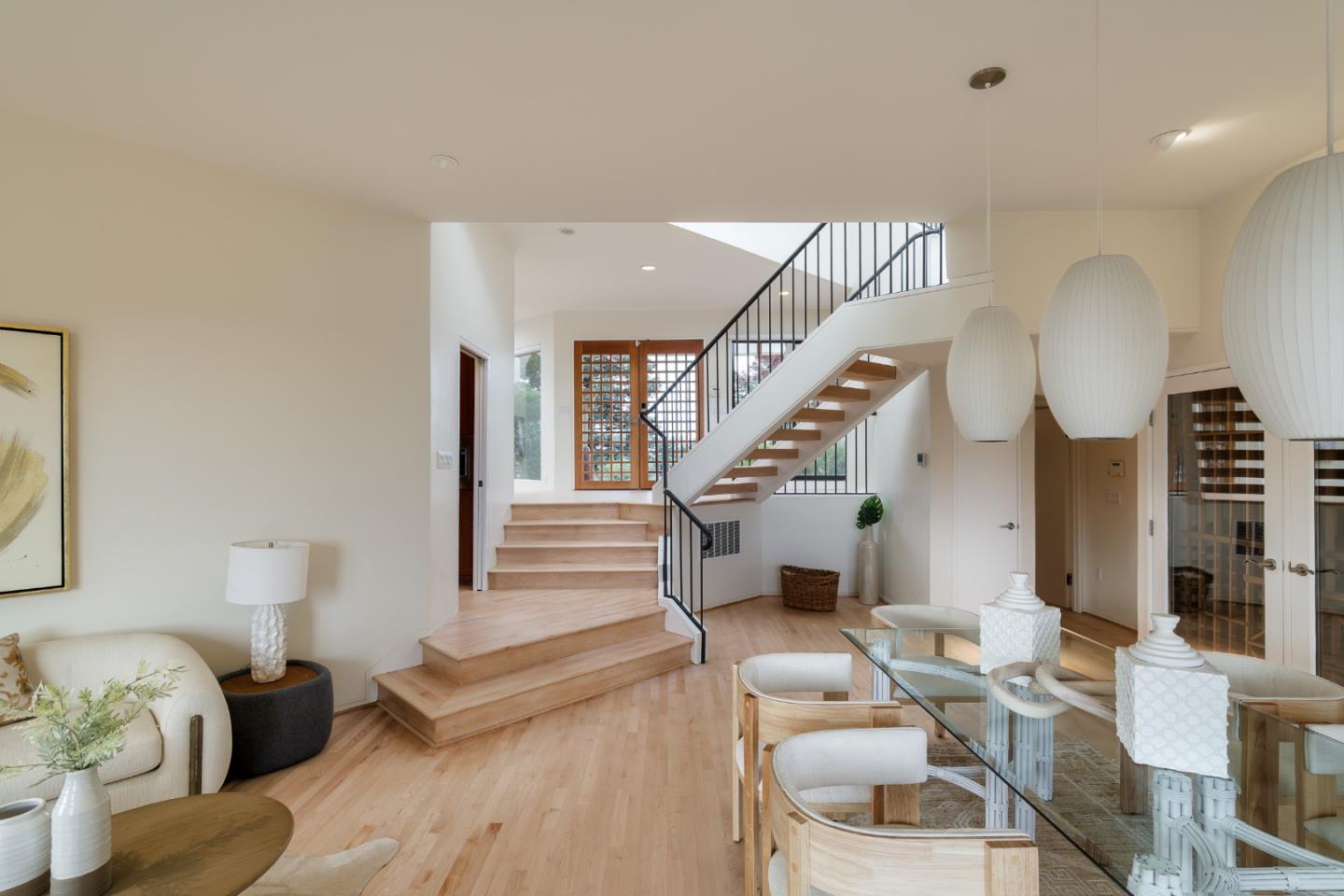 Detail Gallery Image 13 of 44 For 14300 Saddle Mountain Dr, Los Altos Hills,  CA 94022 - 3 Beds | 3 Baths