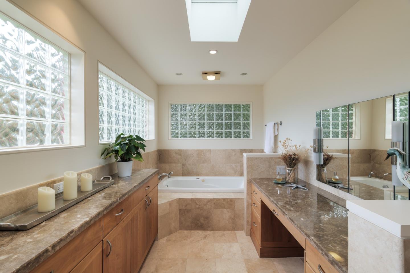 Detail Gallery Image 28 of 44 For 14300 Saddle Mountain Dr, Los Altos Hills,  CA 94022 - 3 Beds | 3 Baths