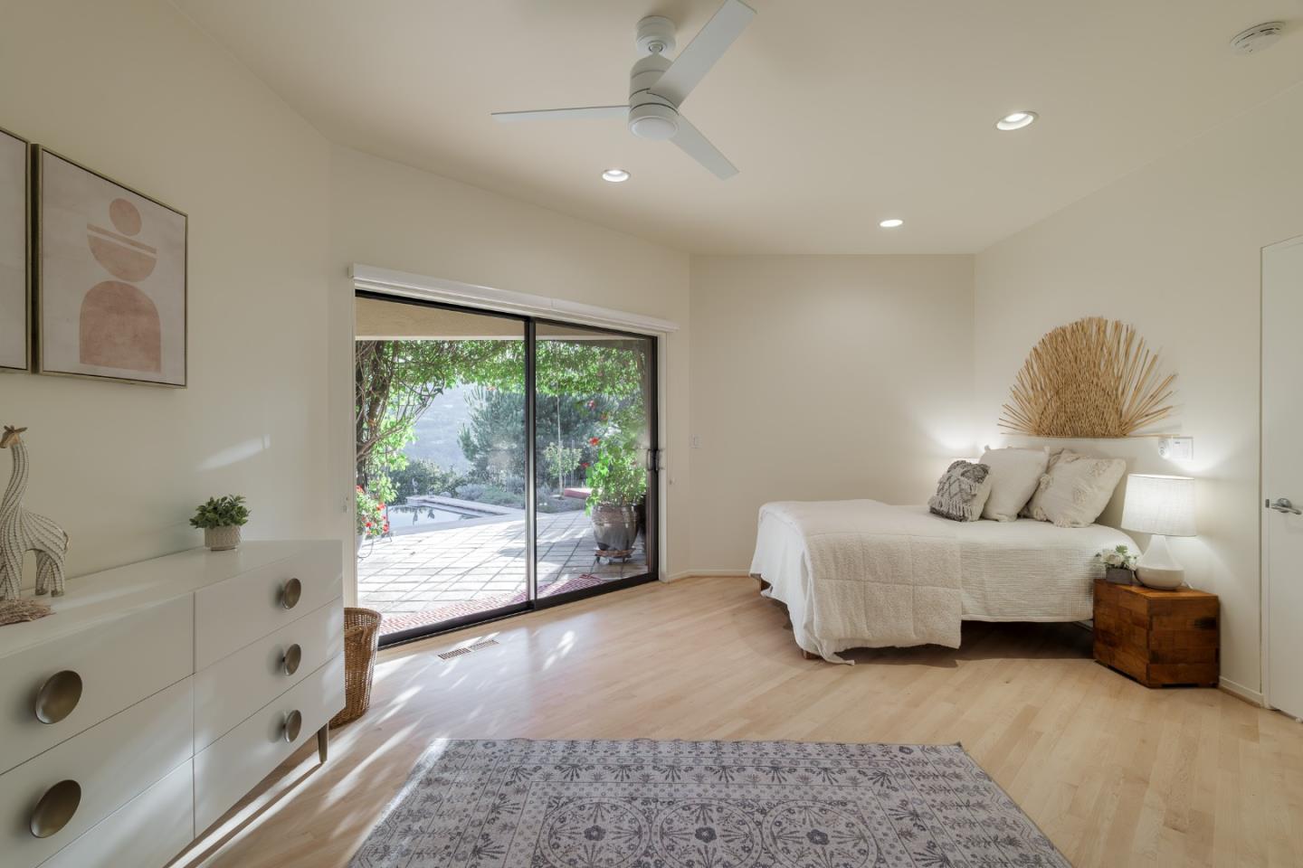 Detail Gallery Image 37 of 44 For 14300 Saddle Mountain Dr, Los Altos Hills,  CA 94022 - 3 Beds | 3 Baths