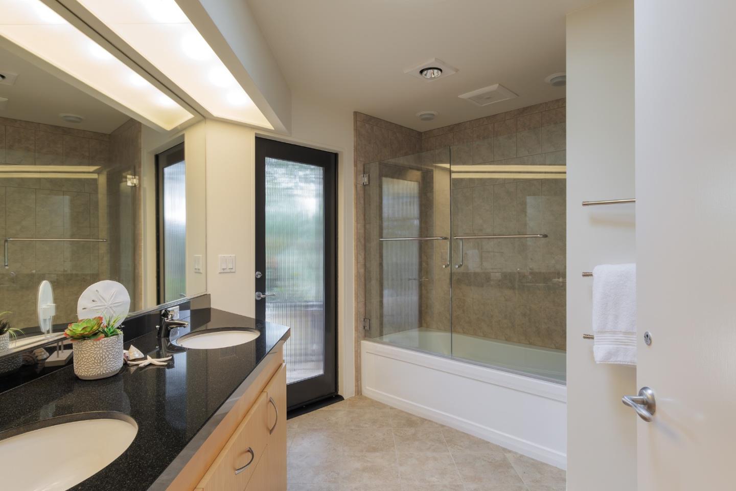 Detail Gallery Image 39 of 44 For 14300 Saddle Mountain Dr, Los Altos Hills,  CA 94022 - 3 Beds | 3 Baths