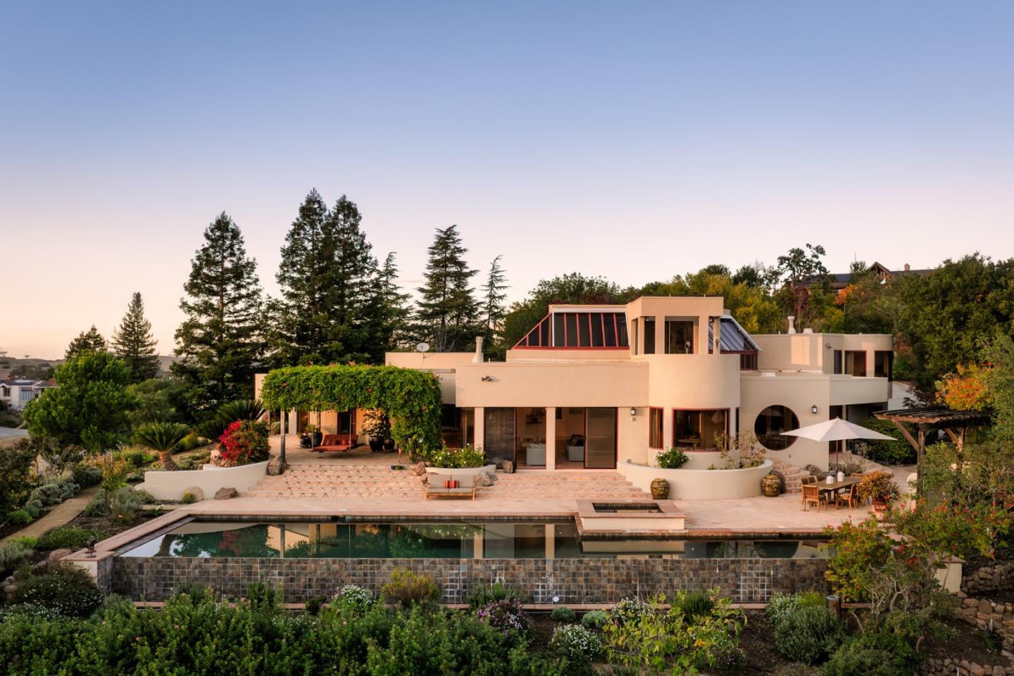 Detail Gallery Image 4 of 44 For 14300 Saddle Mountain Dr, Los Altos Hills,  CA 94022 - 3 Beds | 3 Baths