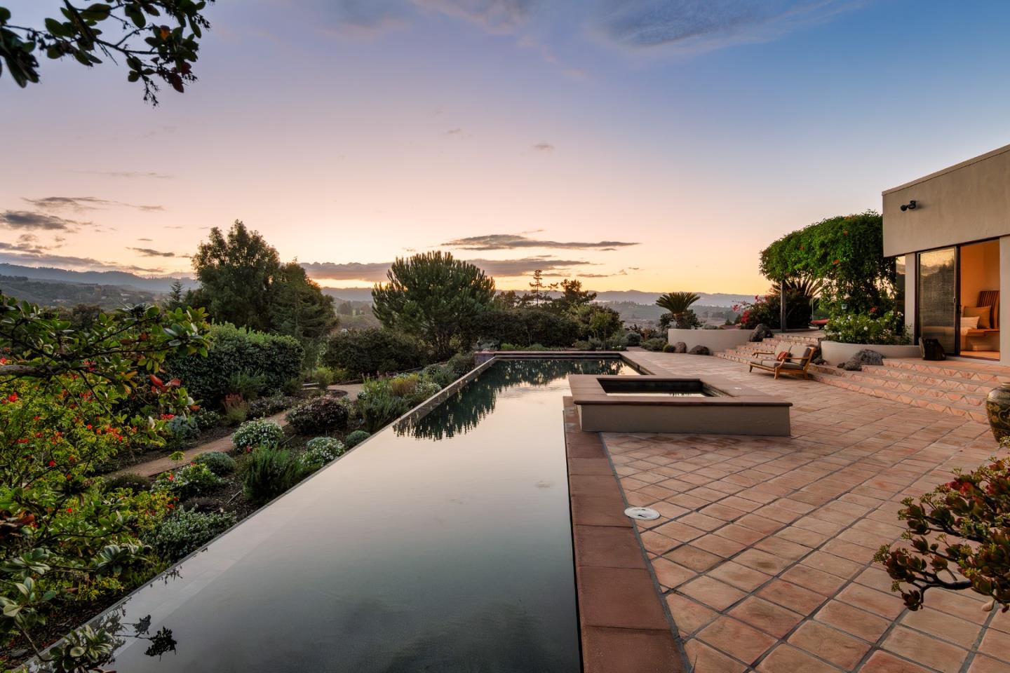 Detail Gallery Image 5 of 44 For 14300 Saddle Mountain Dr, Los Altos Hills,  CA 94022 - 3 Beds | 3 Baths