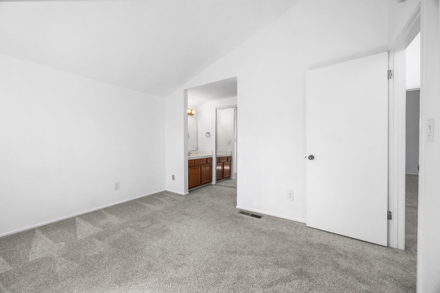 Detail Gallery Image 17 of 31 For 8 Seacliff Dr, Aptos,  CA 95003 - 2 Beds | 2/1 Baths