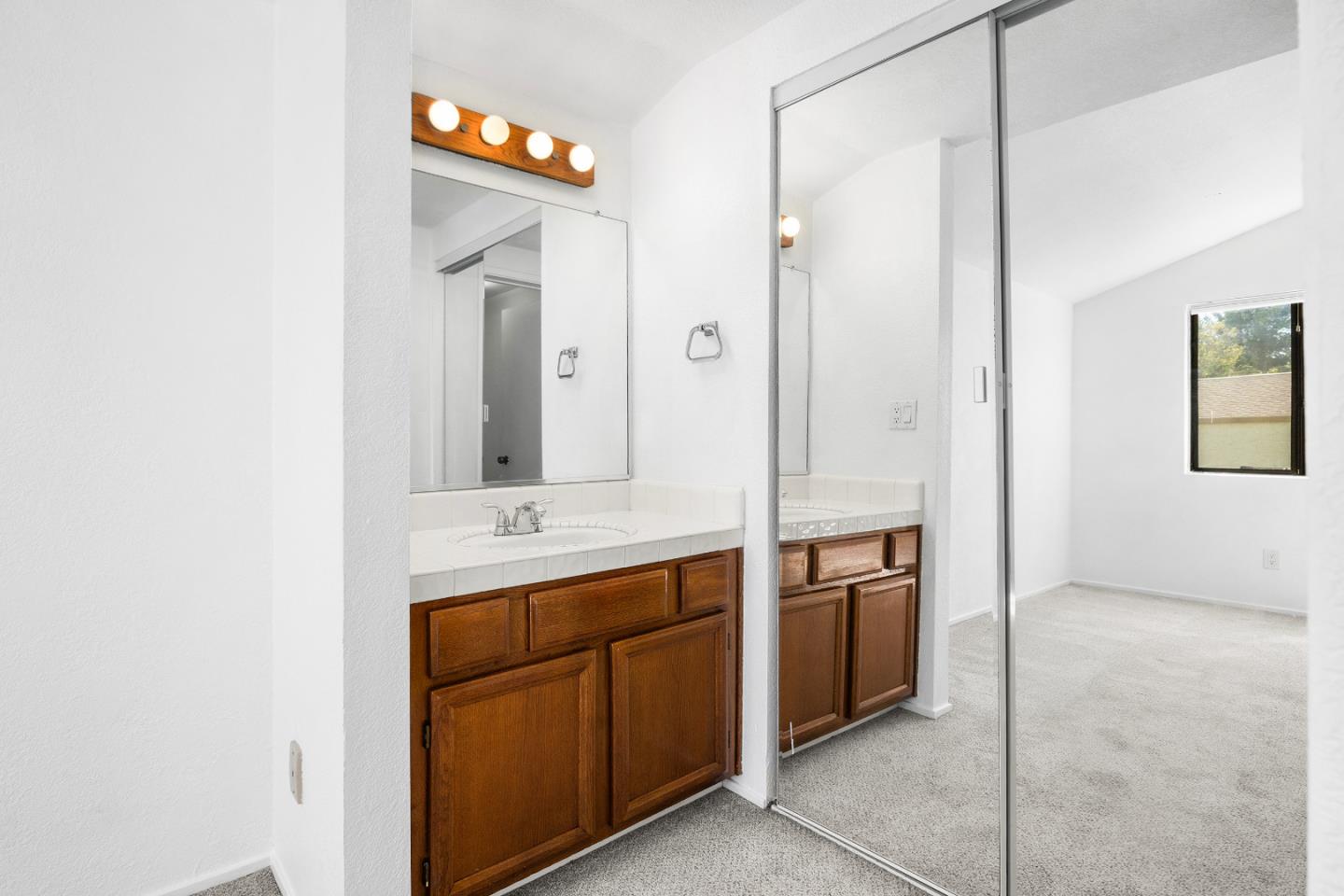 Detail Gallery Image 18 of 31 For 8 Seacliff Dr, Aptos,  CA 95003 - 2 Beds | 2/1 Baths