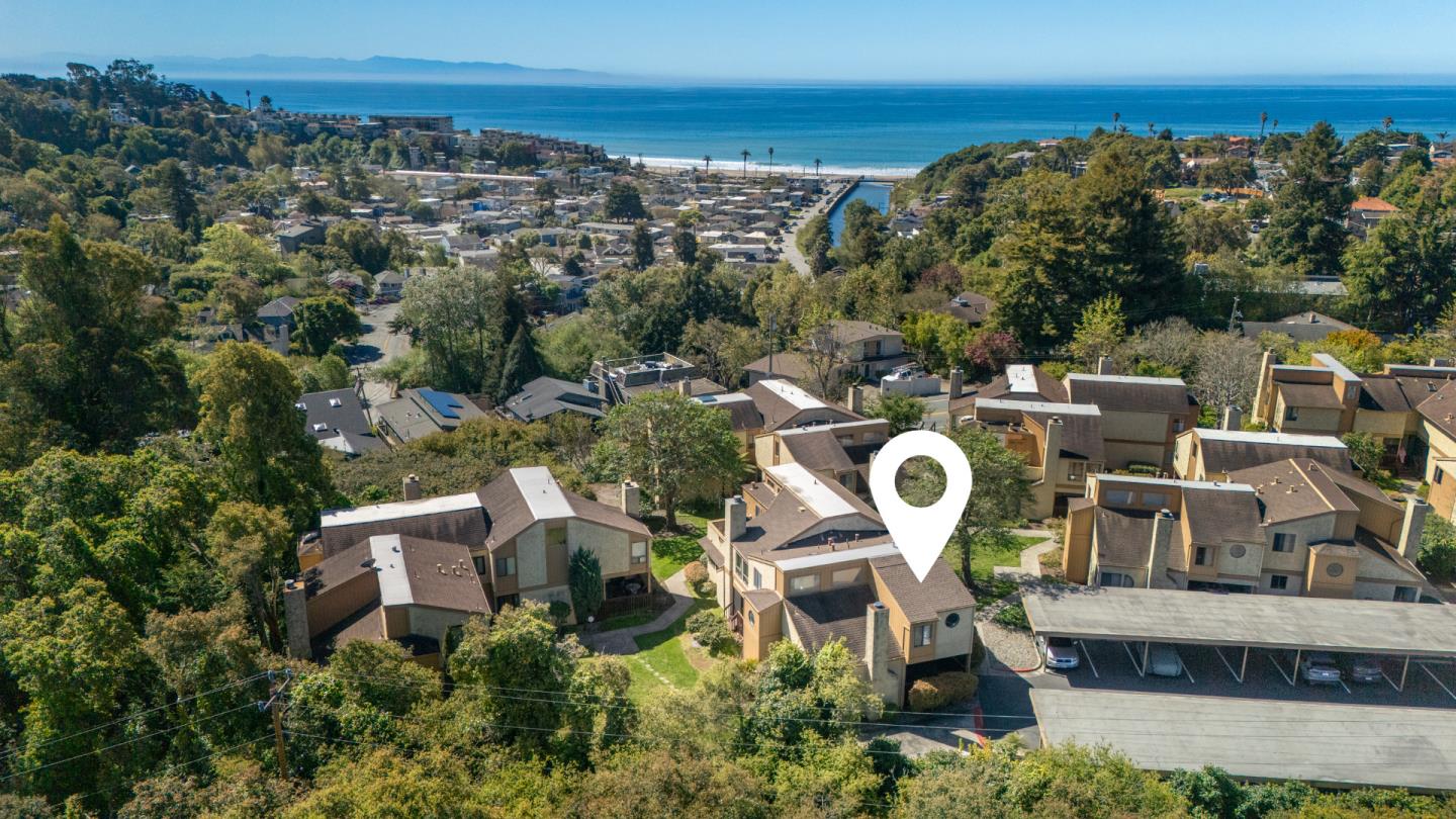 Detail Gallery Image 2 of 31 For 8 Seacliff Dr, Aptos,  CA 95003 - 2 Beds | 2/1 Baths