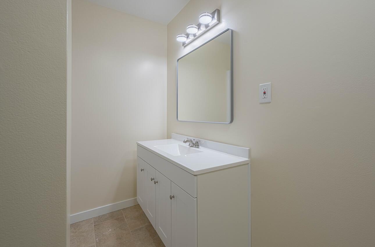 Detail Gallery Image 33 of 41 For 1221 Parkside St, Salinas,  CA 93906 - 3 Beds | 2 Baths
