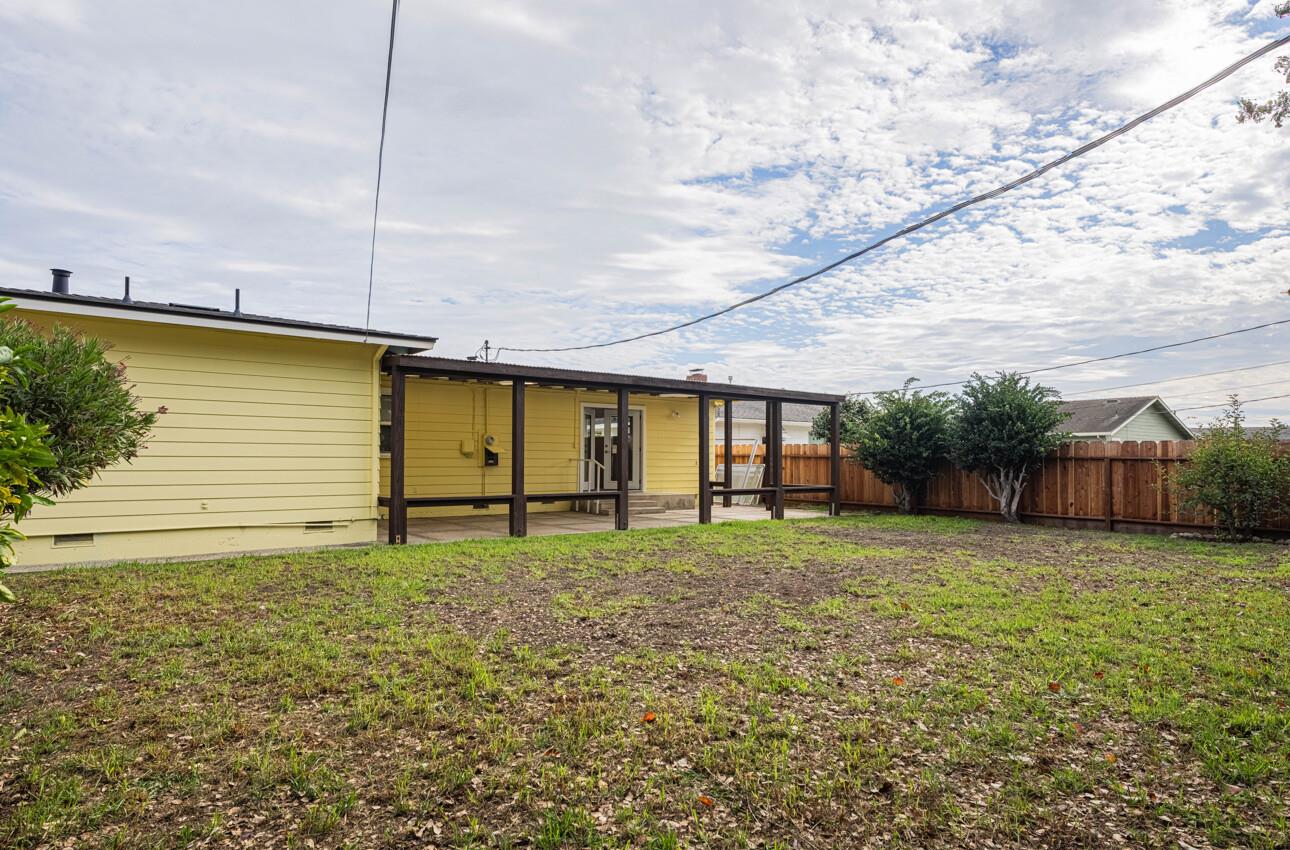 Detail Gallery Image 38 of 41 For 1221 Parkside St, Salinas,  CA 93906 - 3 Beds | 2 Baths