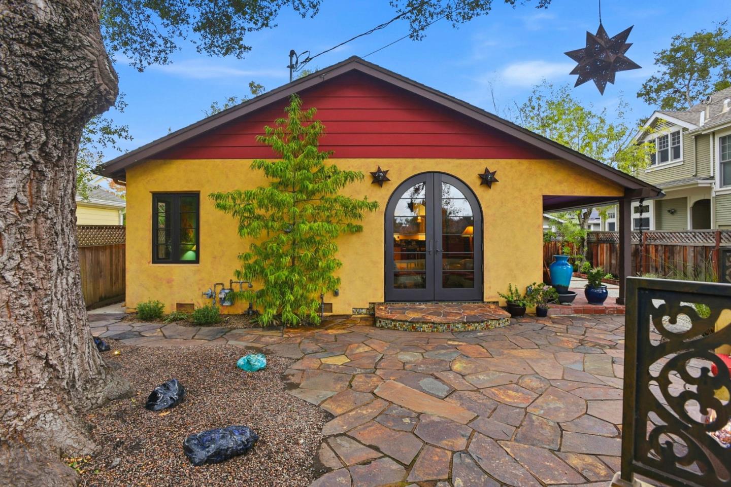 Detail Gallery Image 2 of 46 For 1221 Hopkins Ave, Palo Alto,  CA 94301 - 3 Beds | 2 Baths