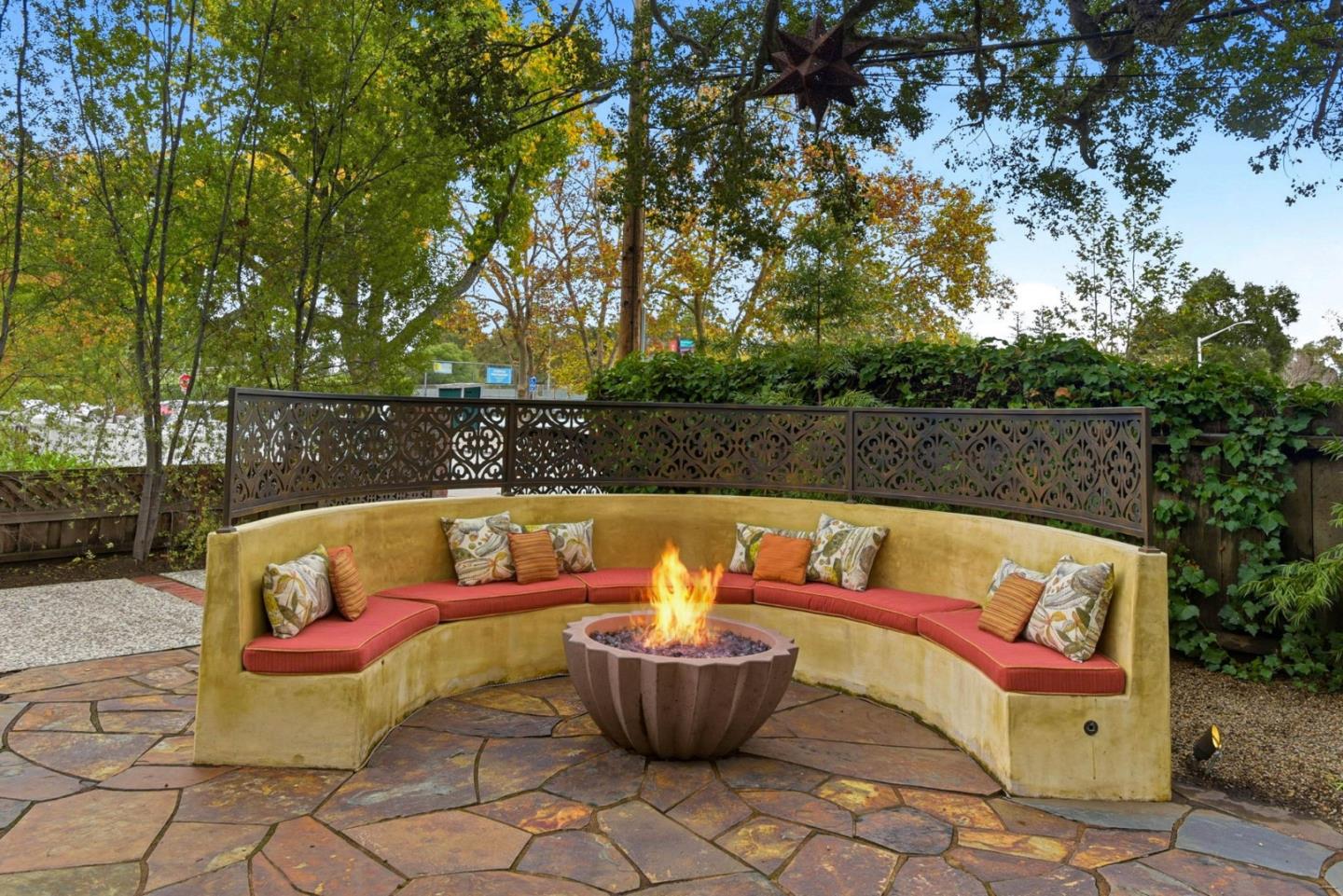 Detail Gallery Image 6 of 46 For 1221 Hopkins Ave, Palo Alto,  CA 94301 - 3 Beds | 2 Baths