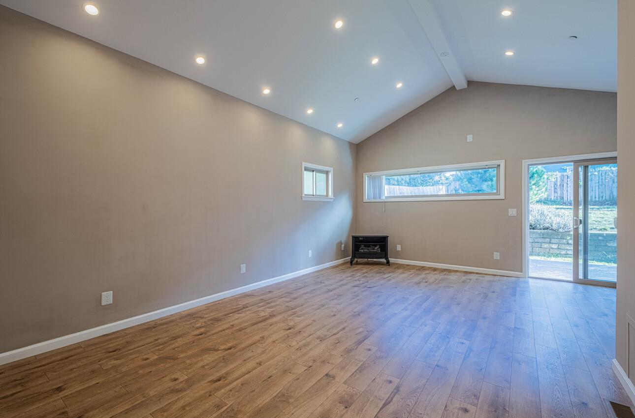 Detail Gallery Image 12 of 35 For 1113 Presidio Blvd, Pacific Grove,  CA 93950 - 3 Beds | 2 Baths