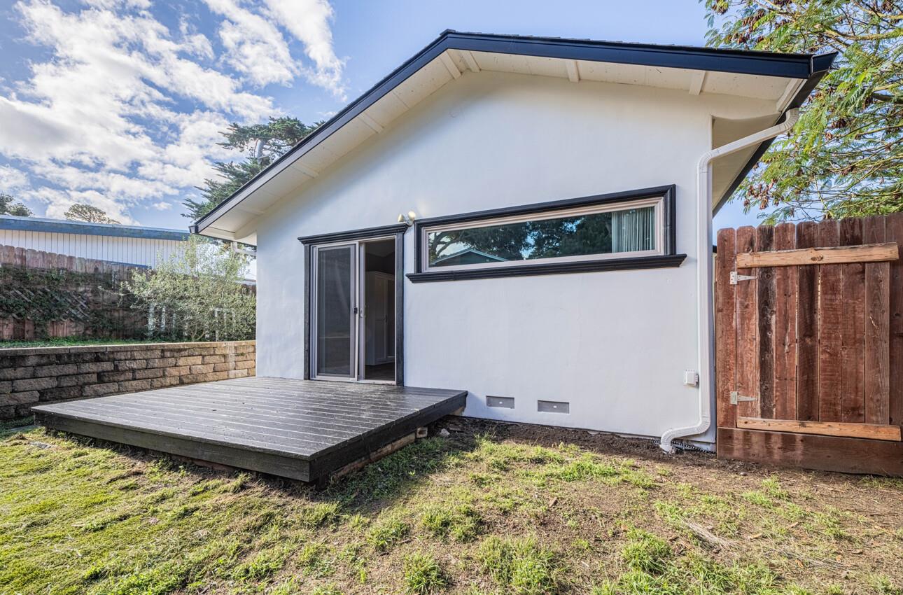 Detail Gallery Image 15 of 35 For 1113 Presidio Blvd, Pacific Grove,  CA 93950 - 3 Beds | 2 Baths