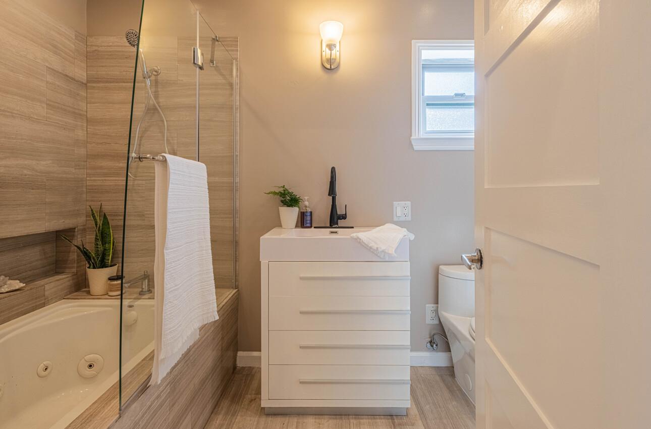 Detail Gallery Image 17 of 35 For 1113 Presidio Blvd, Pacific Grove,  CA 93950 - 3 Beds | 2 Baths