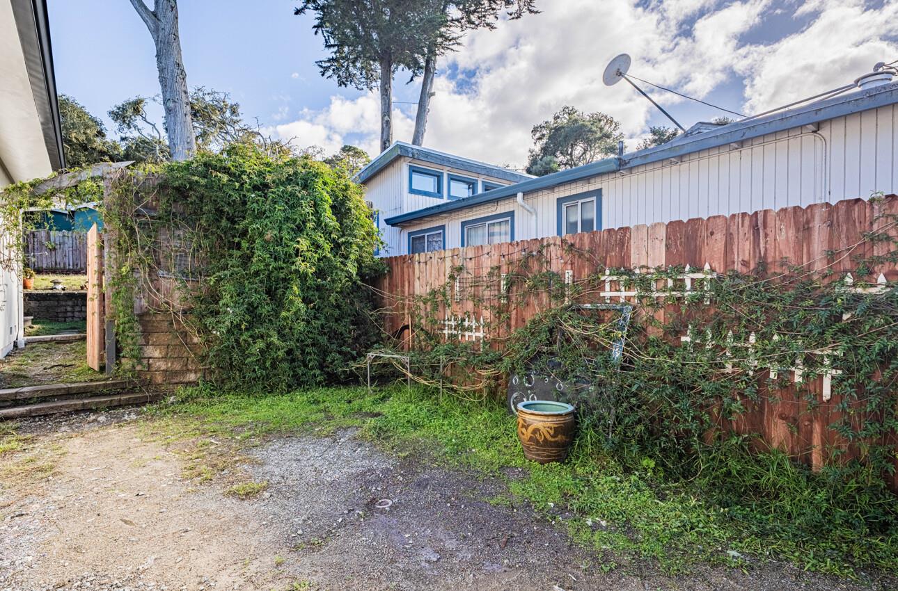 Detail Gallery Image 28 of 35 For 1113 Presidio Blvd, Pacific Grove,  CA 93950 - 3 Beds | 2 Baths