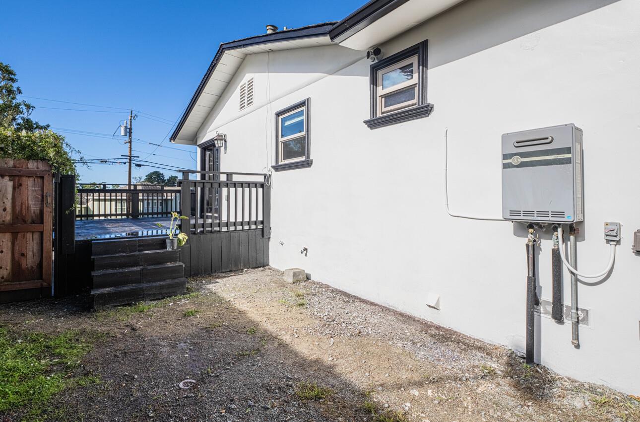 Detail Gallery Image 29 of 35 For 1113 Presidio Blvd, Pacific Grove,  CA 93950 - 3 Beds | 2 Baths