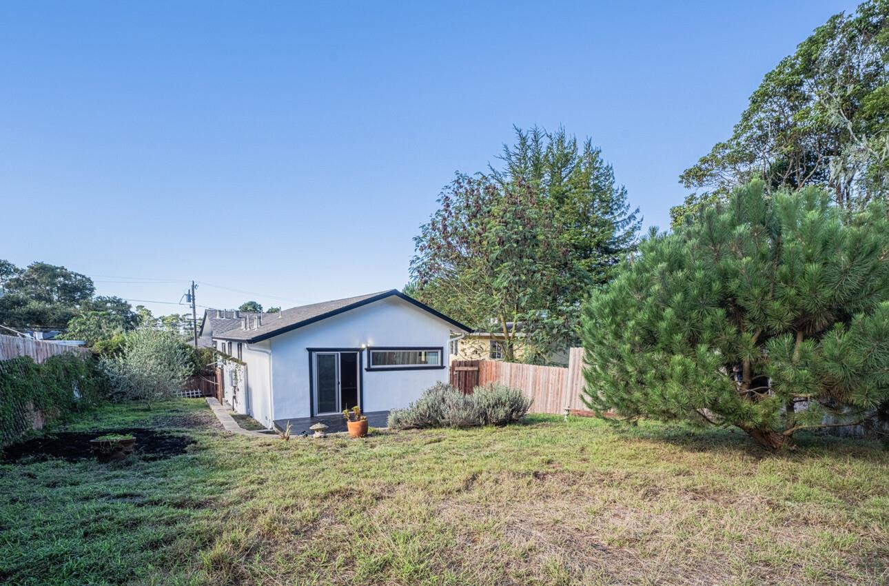 Detail Gallery Image 31 of 35 For 1113 Presidio Blvd, Pacific Grove,  CA 93950 - 3 Beds | 2 Baths