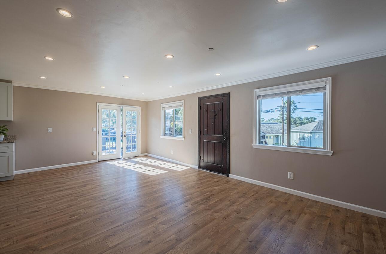 Detail Gallery Image 4 of 35 For 1113 Presidio Blvd, Pacific Grove,  CA 93950 - 3 Beds | 2 Baths