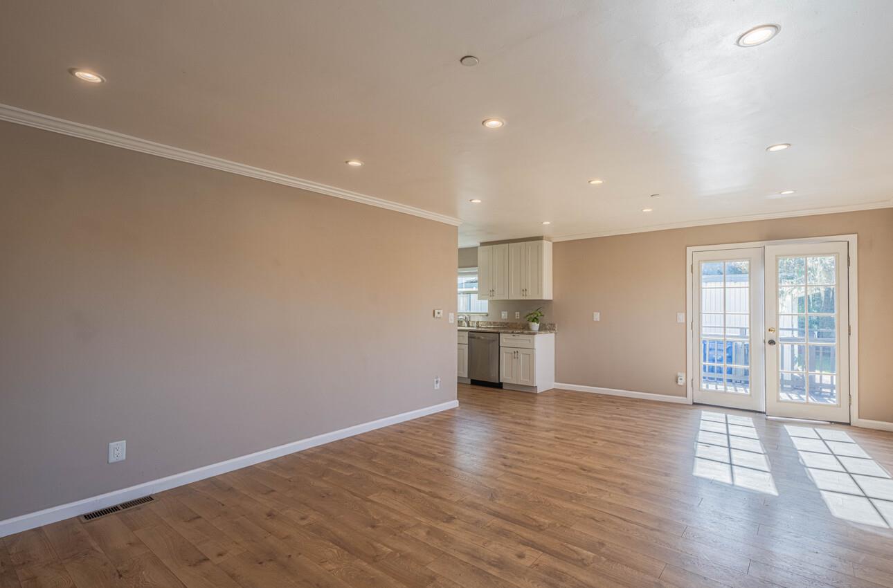 Detail Gallery Image 5 of 35 For 1113 Presidio Blvd, Pacific Grove,  CA 93950 - 3 Beds | 2 Baths
