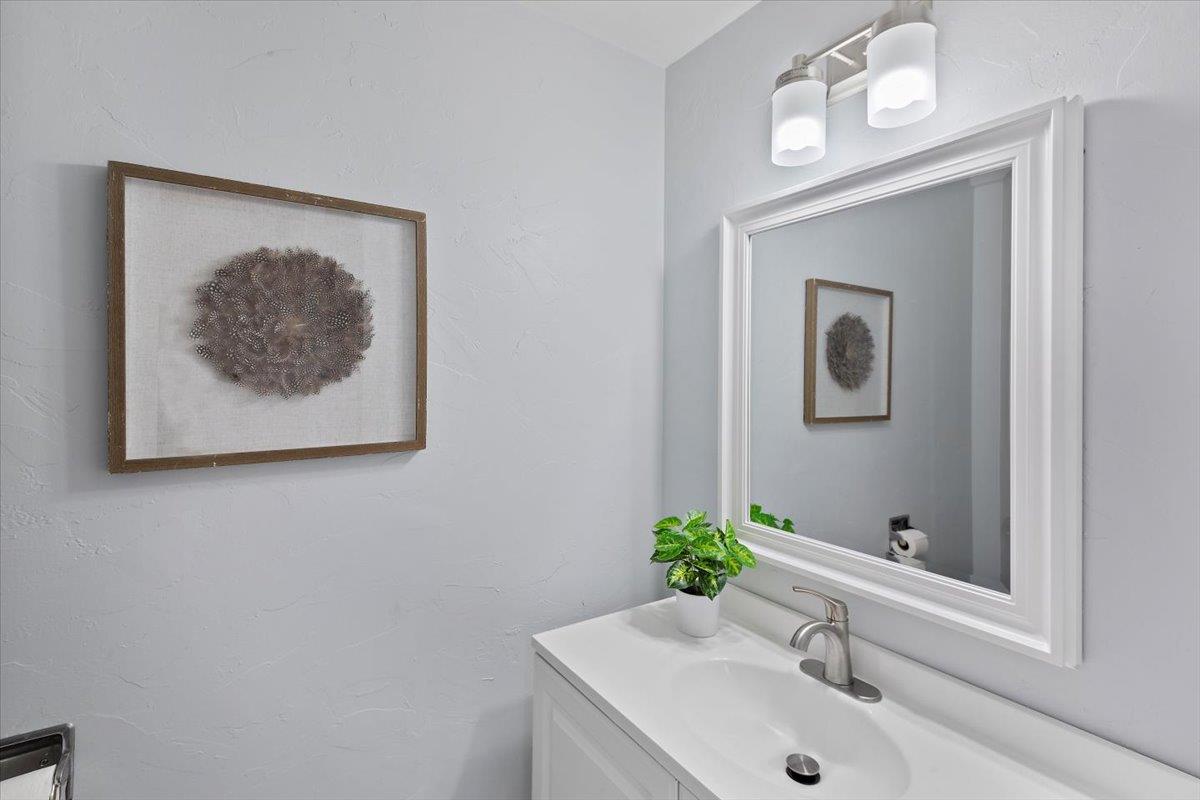 Detail Gallery Image 17 of 74 For 16280 Oak Canyon Dr, Morgan Hill,  CA 95037 - 4 Beds | 2/1 Baths