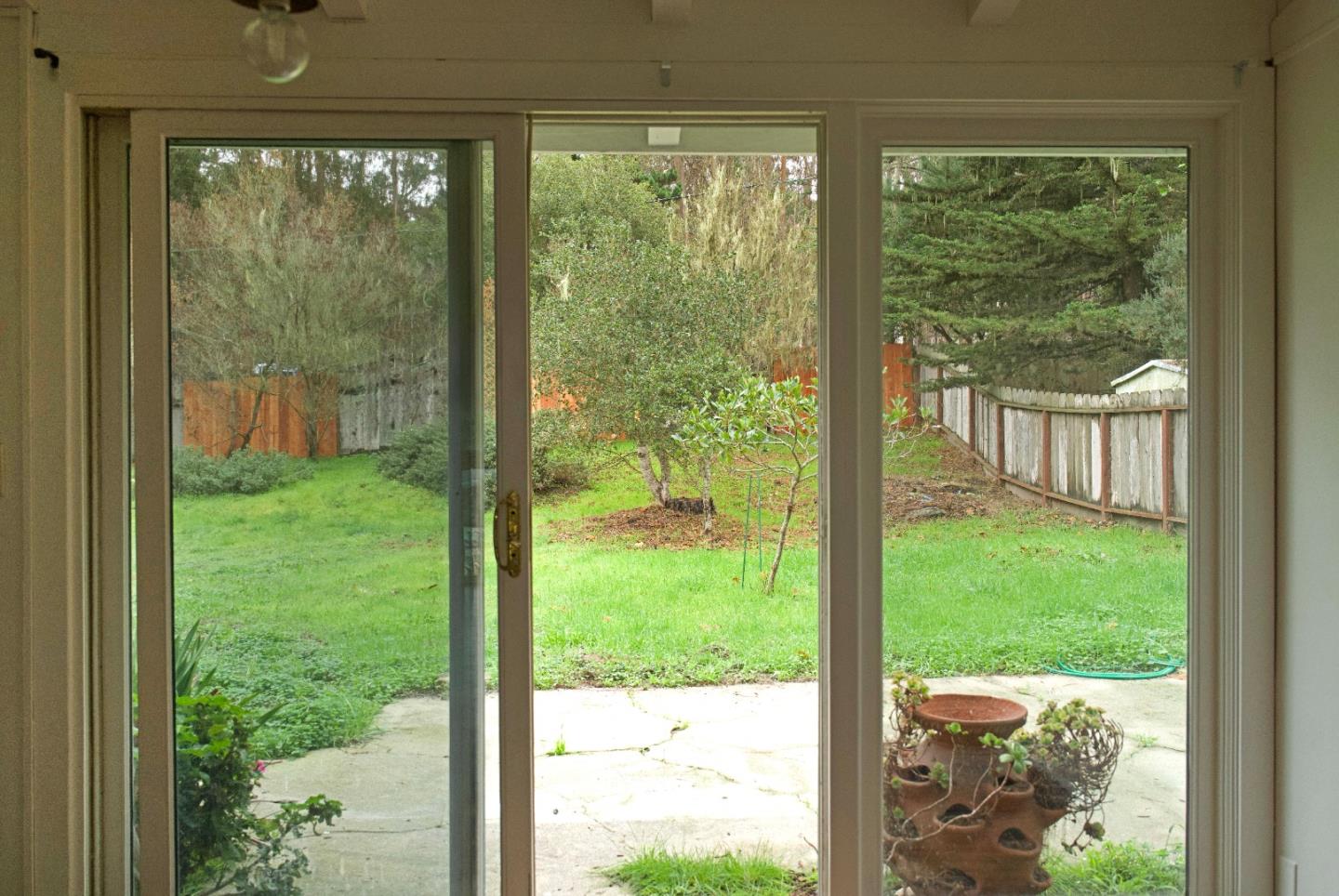 Detail Gallery Image 3 of 10 For 977 Ransford Ave, Pacific Grove,  CA 93950 - 3 Beds | 1 Baths