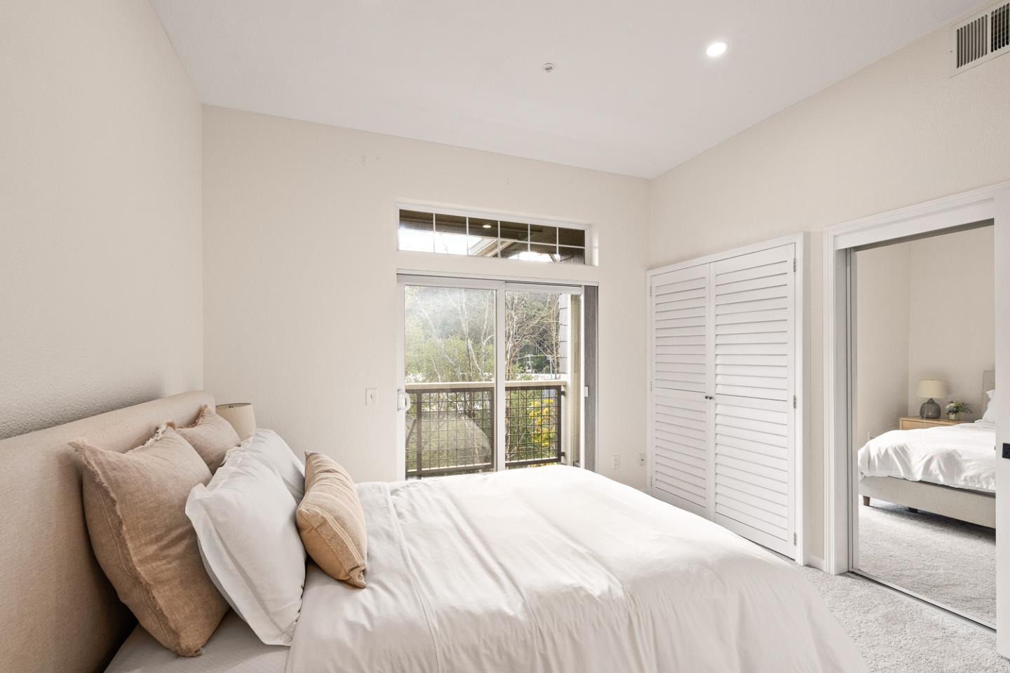 Detail Gallery Image 18 of 39 For 833 Swallowtail Ct, Brisbane,  CA 94005 - 2 Beds | 2 Baths