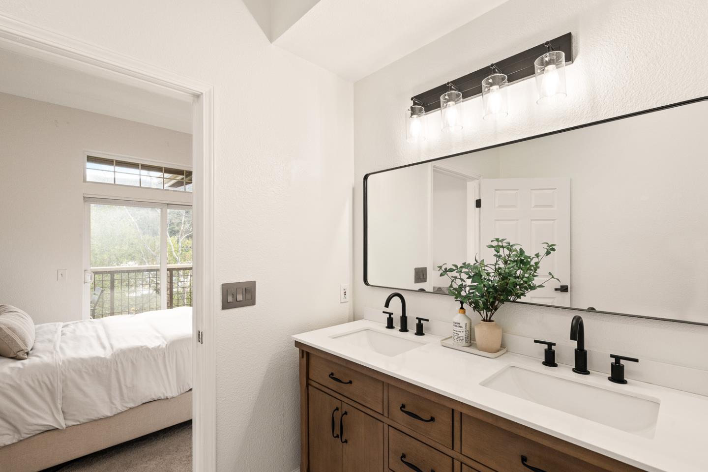 Detail Gallery Image 22 of 39 For 833 Swallowtail Ct, Brisbane,  CA 94005 - 2 Beds | 2 Baths