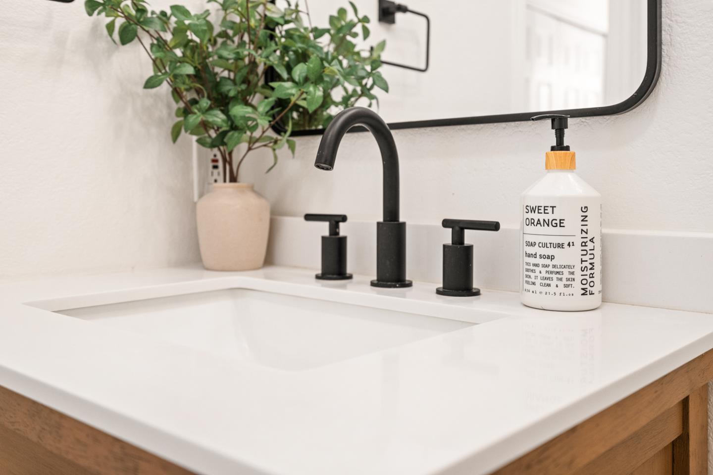 Detail Gallery Image 24 of 39 For 833 Swallowtail Ct, Brisbane,  CA 94005 - 2 Beds | 2 Baths