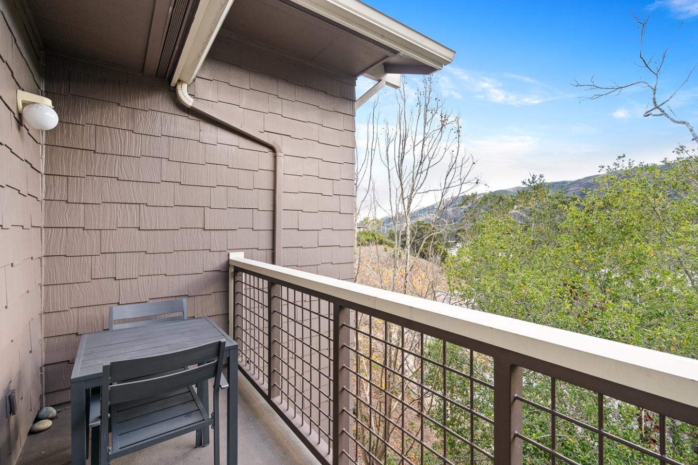 Detail Gallery Image 27 of 39 For 833 Swallowtail Ct, Brisbane,  CA 94005 - 2 Beds | 2 Baths