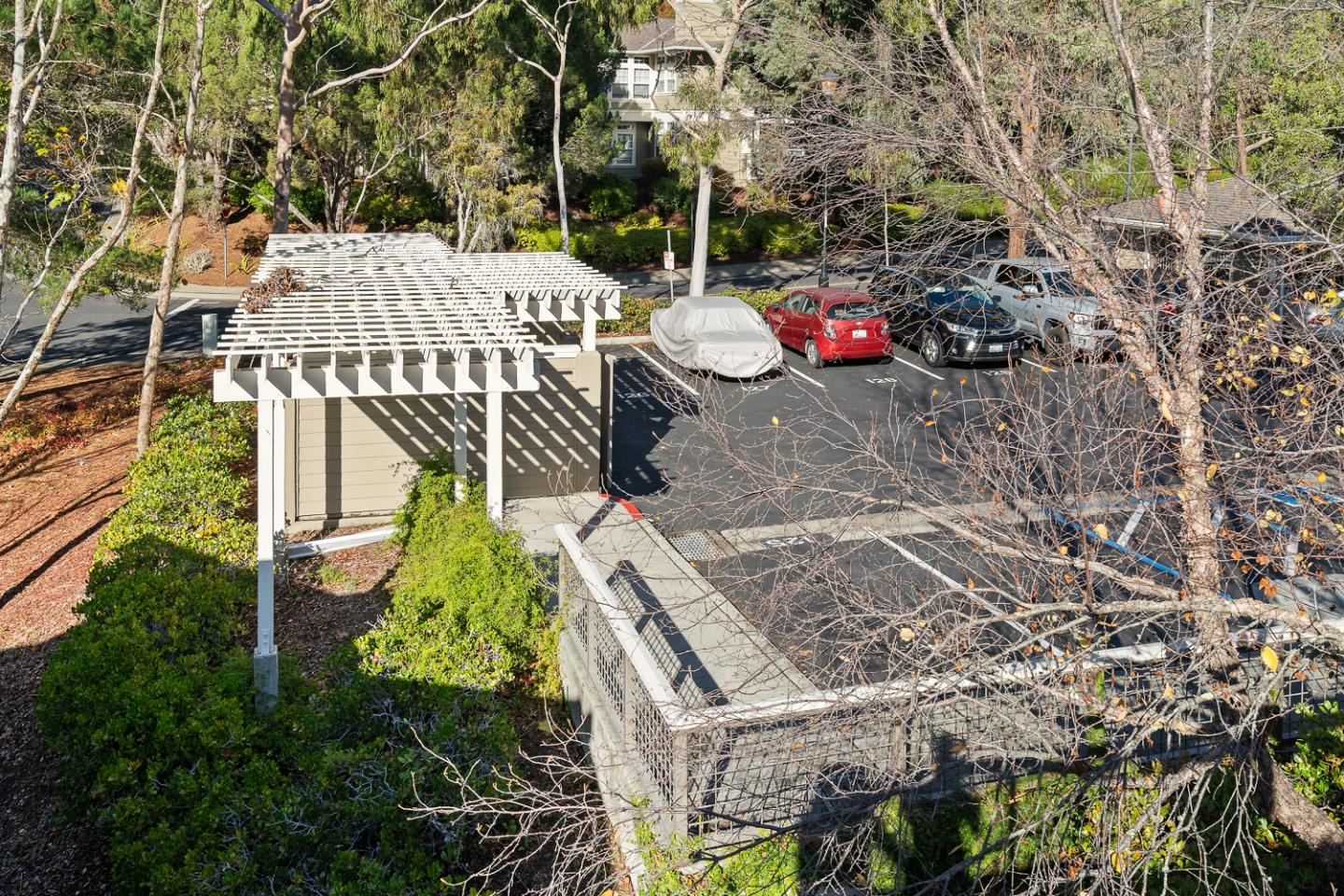 Detail Gallery Image 33 of 39 For 833 Swallowtail Ct, Brisbane,  CA 94005 - 2 Beds | 2 Baths