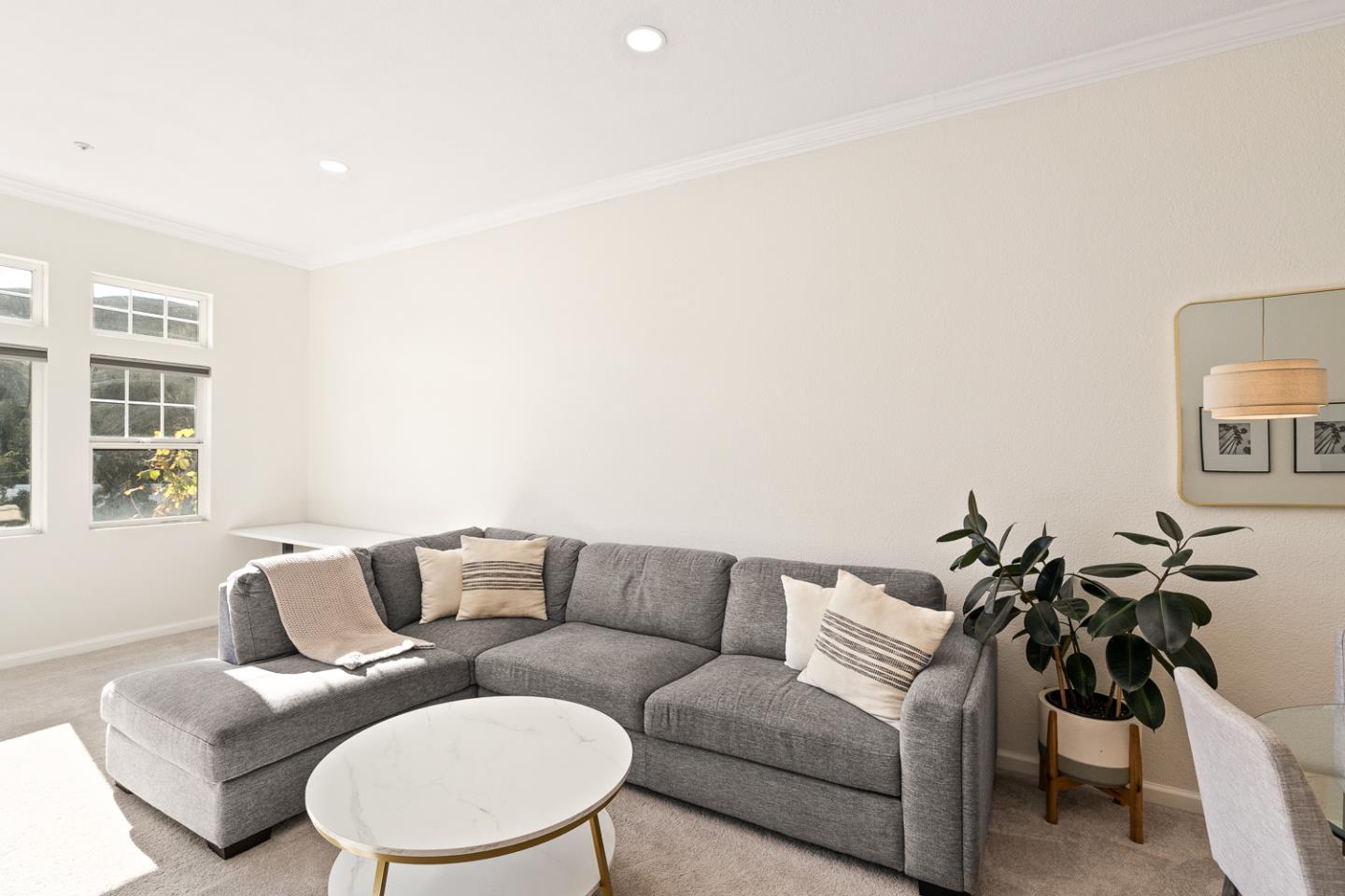 Detail Gallery Image 5 of 39 For 833 Swallowtail Ct, Brisbane,  CA 94005 - 2 Beds | 2 Baths