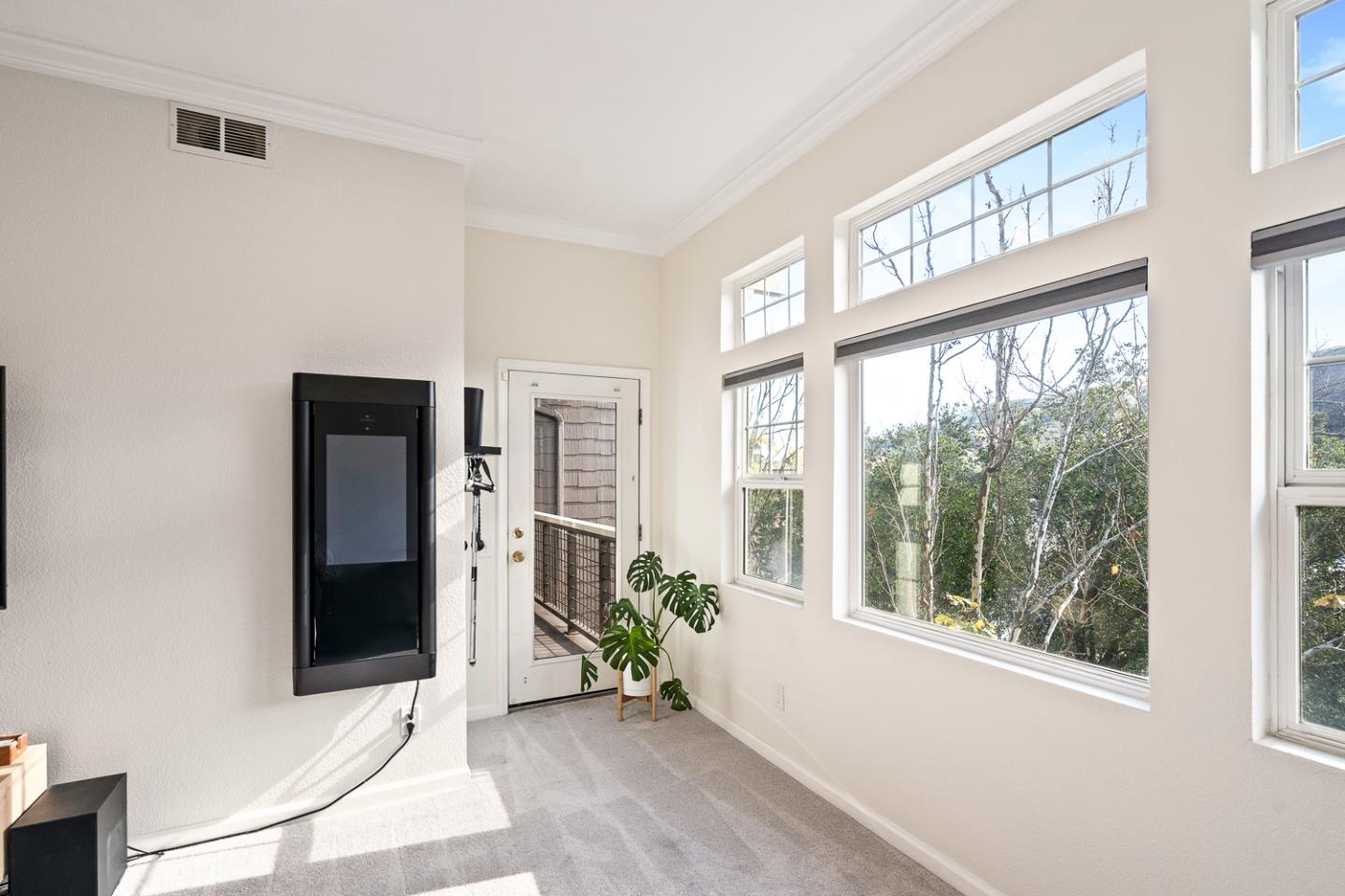 Detail Gallery Image 6 of 39 For 833 Swallowtail Ct, Brisbane,  CA 94005 - 2 Beds | 2 Baths