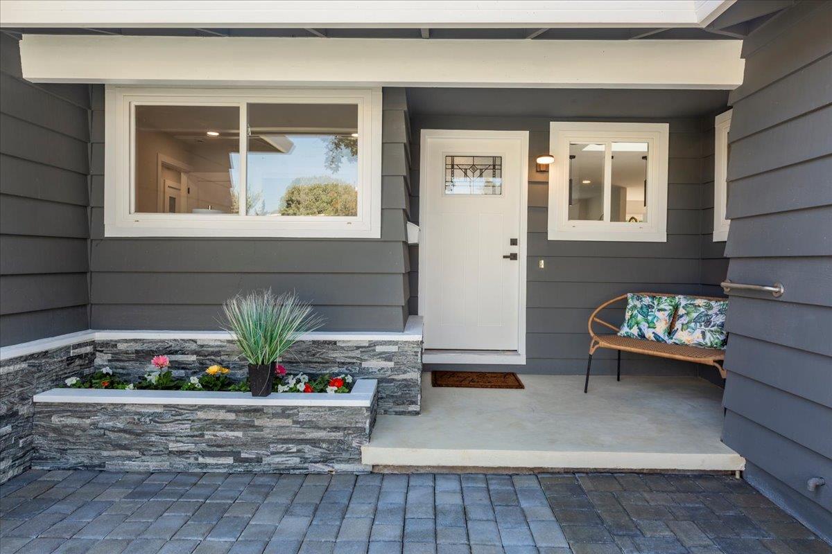 Detail Gallery Image 4 of 43 For 2495 Malaga Dr, San Jose,  CA 95125 - 4 Beds | 2/1 Baths