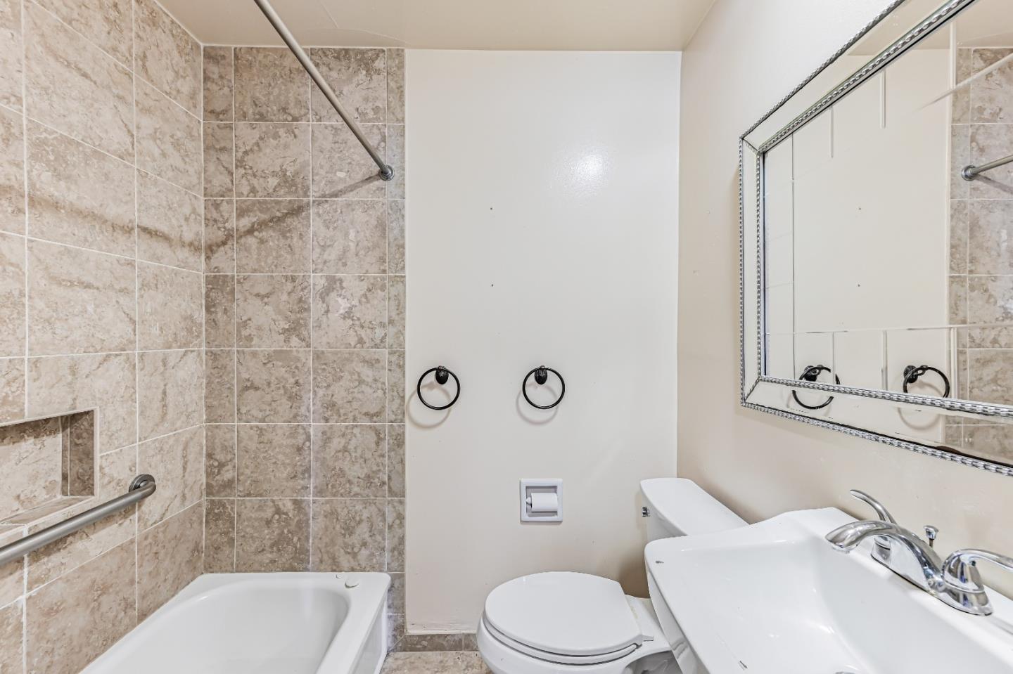 Detail Gallery Image 11 of 14 For 2537 Lessley Ave, Castro Valley,  CA 94546 - 3 Beds | 1 Baths