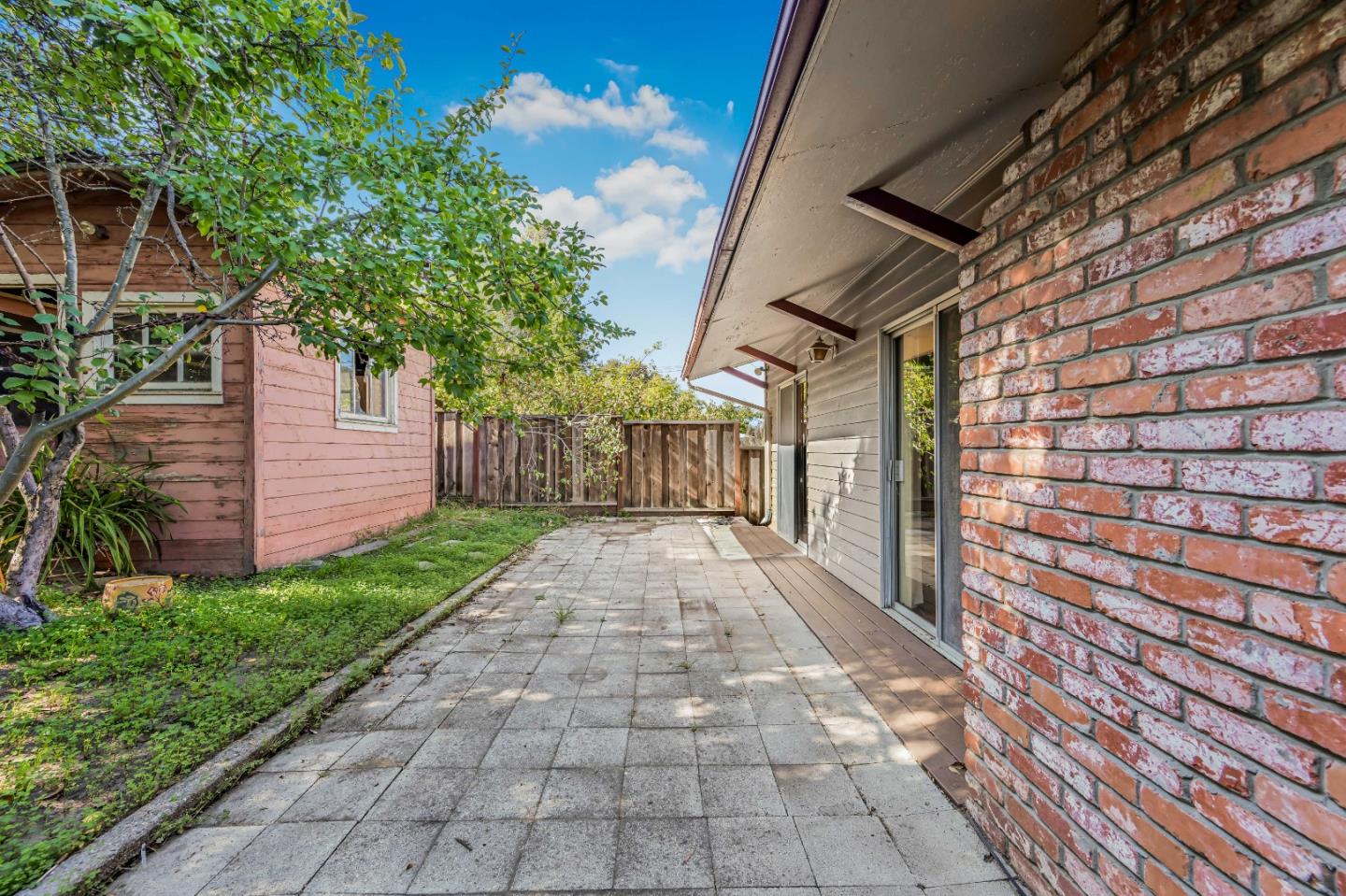 Detail Gallery Image 12 of 14 For 2537 Lessley Ave, Castro Valley,  CA 94546 - 3 Beds | 1 Baths