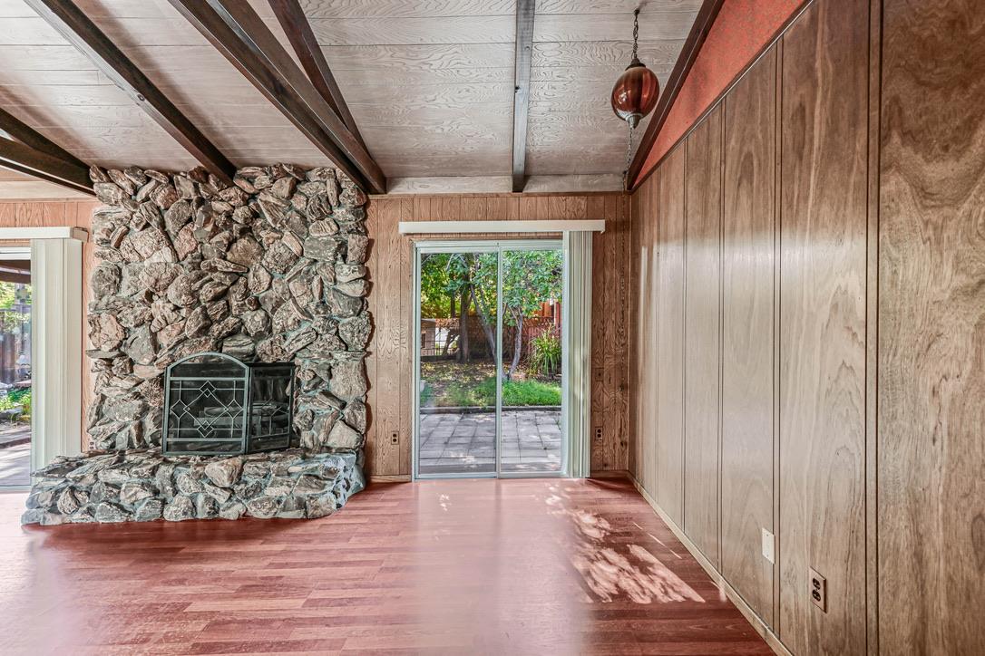 Detail Gallery Image 3 of 14 For 2537 Lessley Ave, Castro Valley,  CA 94546 - 3 Beds | 1 Baths