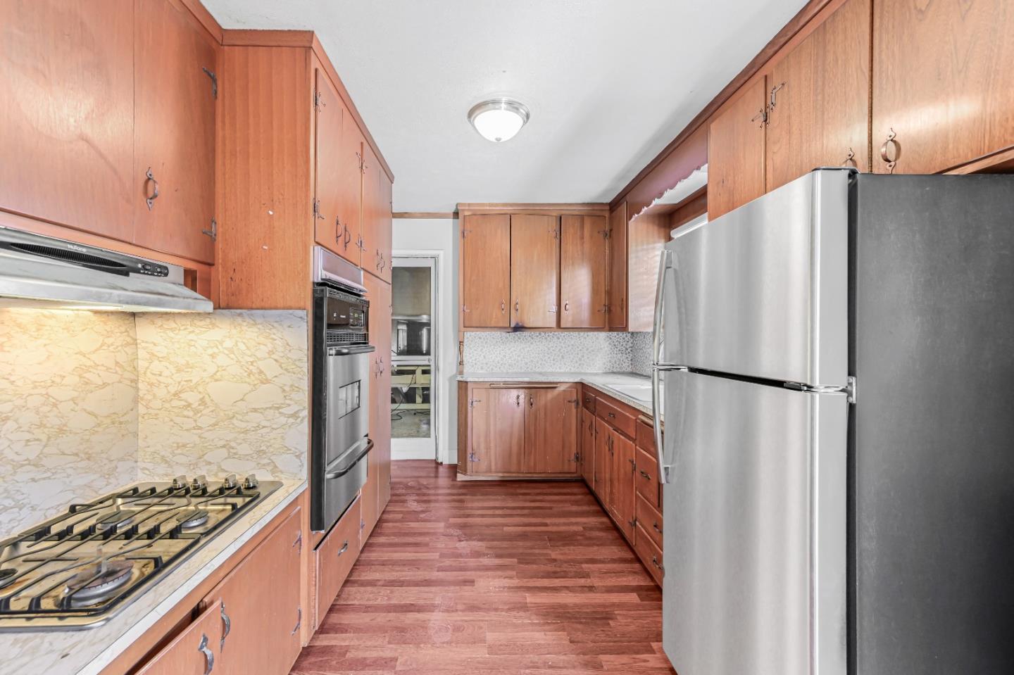 Detail Gallery Image 6 of 14 For 2537 Lessley Ave, Castro Valley,  CA 94546 - 3 Beds | 1 Baths