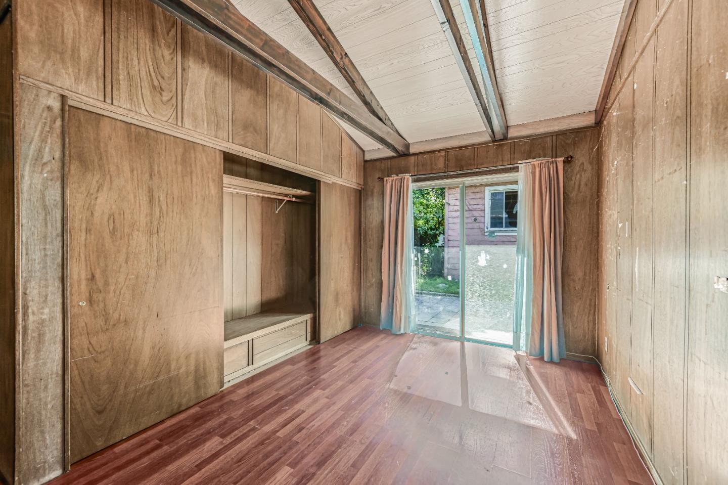 Detail Gallery Image 7 of 14 For 2537 Lessley Ave, Castro Valley,  CA 94546 - 3 Beds | 1 Baths