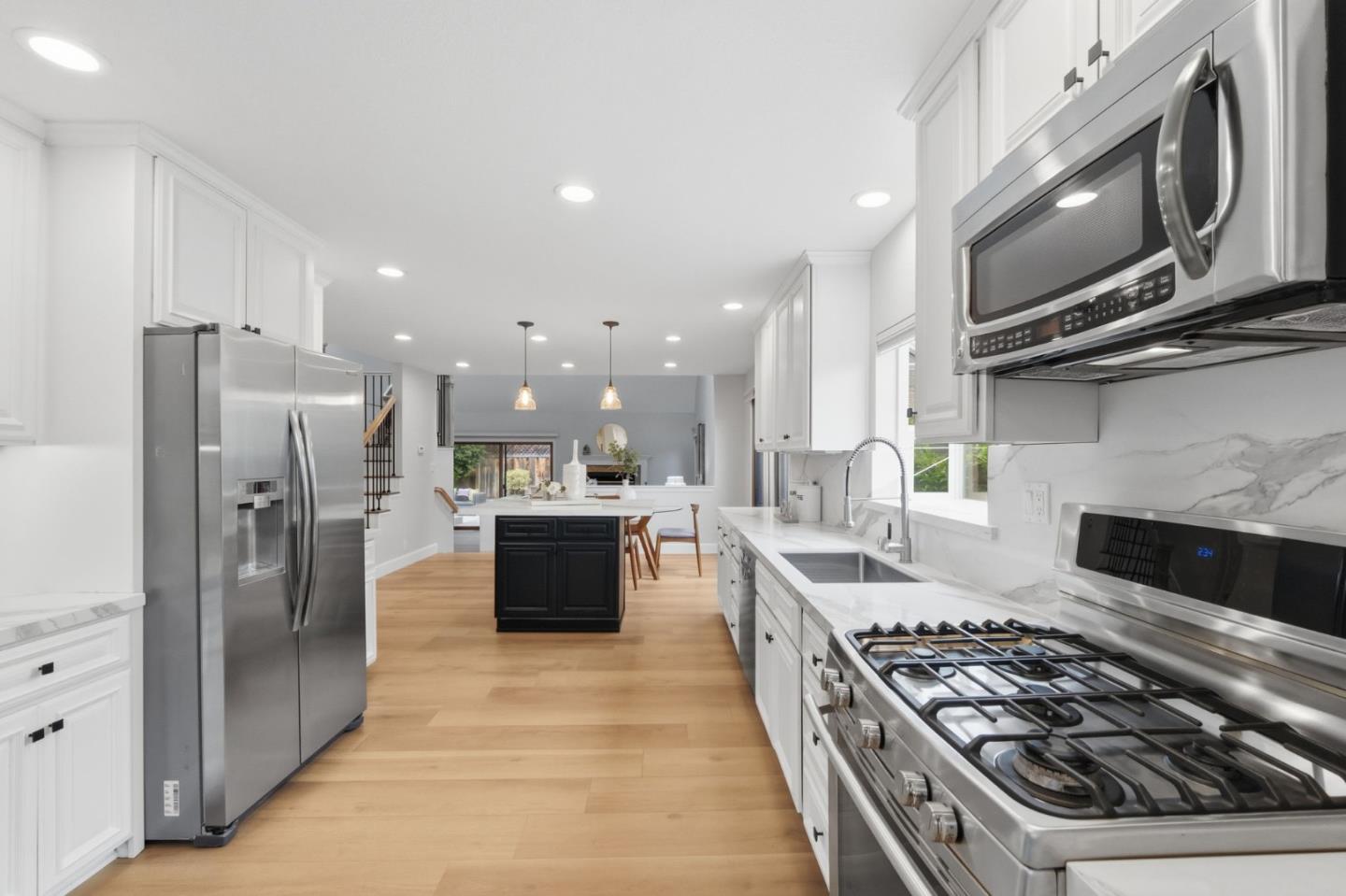 Detail Gallery Image 18 of 54 For 1924 Meridian, San Jose,  CA 95125 - 3 Beds | 2/1 Baths