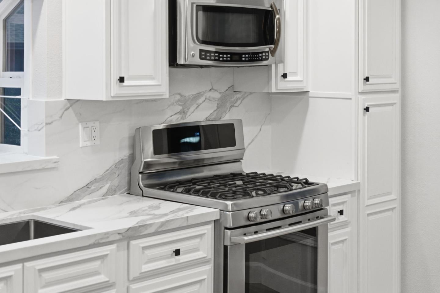 Detail Gallery Image 22 of 54 For 1924 Meridian, San Jose,  CA 95125 - 3 Beds | 2/1 Baths