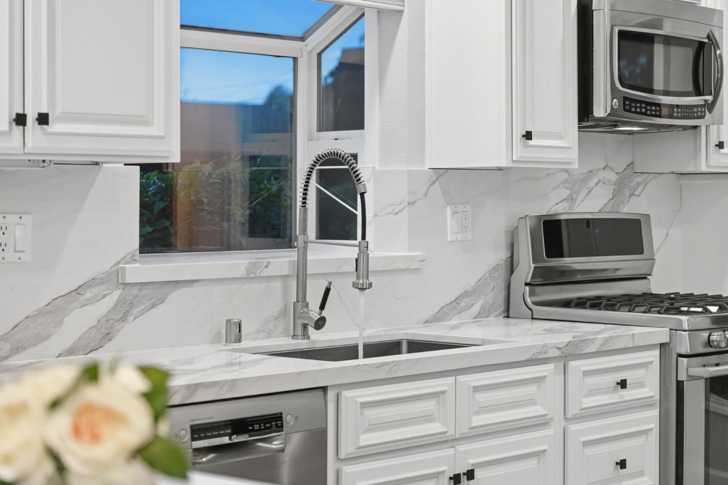 Detail Gallery Image 23 of 54 For 1924 Meridian, San Jose,  CA 95125 - 3 Beds | 2/1 Baths