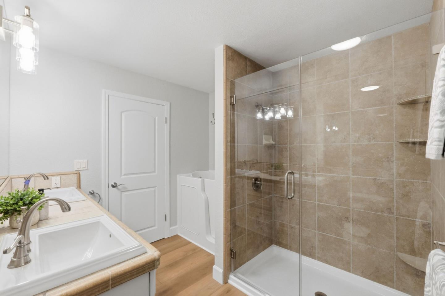 Detail Gallery Image 30 of 54 For 1924 Meridian, San Jose,  CA 95125 - 3 Beds | 2/1 Baths