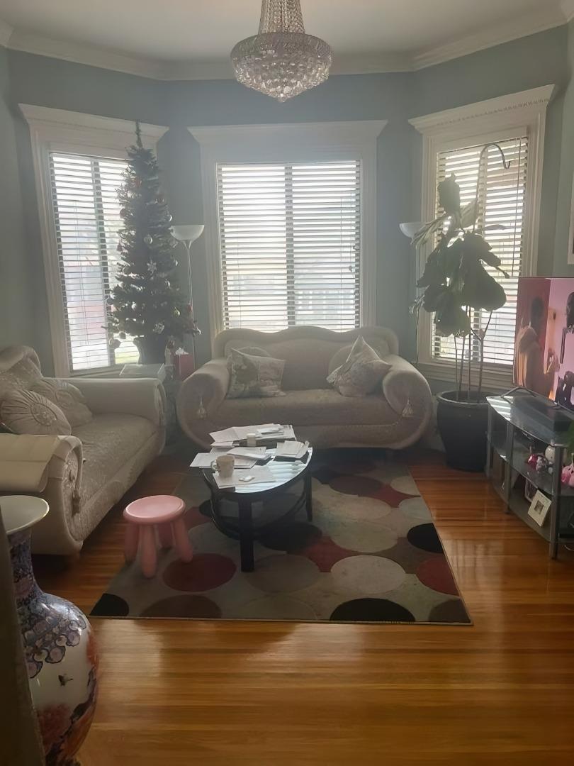 Detail Gallery Image 3 of 4 For 1722 Bay St, Alameda,  CA 94501 - 4 Beds | 3 Baths