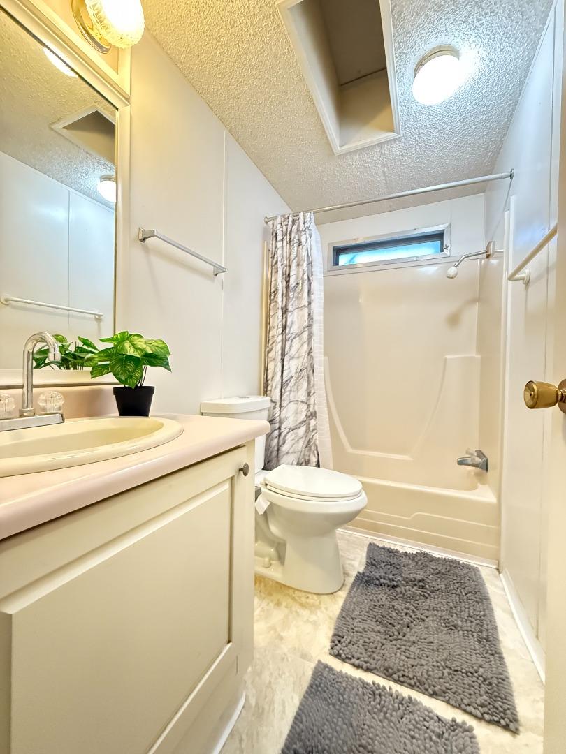 Detail Gallery Image 11 of 31 For 5300 Rexford #5300,  Santa Rosa,  CA 95403 - 3 Beds | 2 Baths