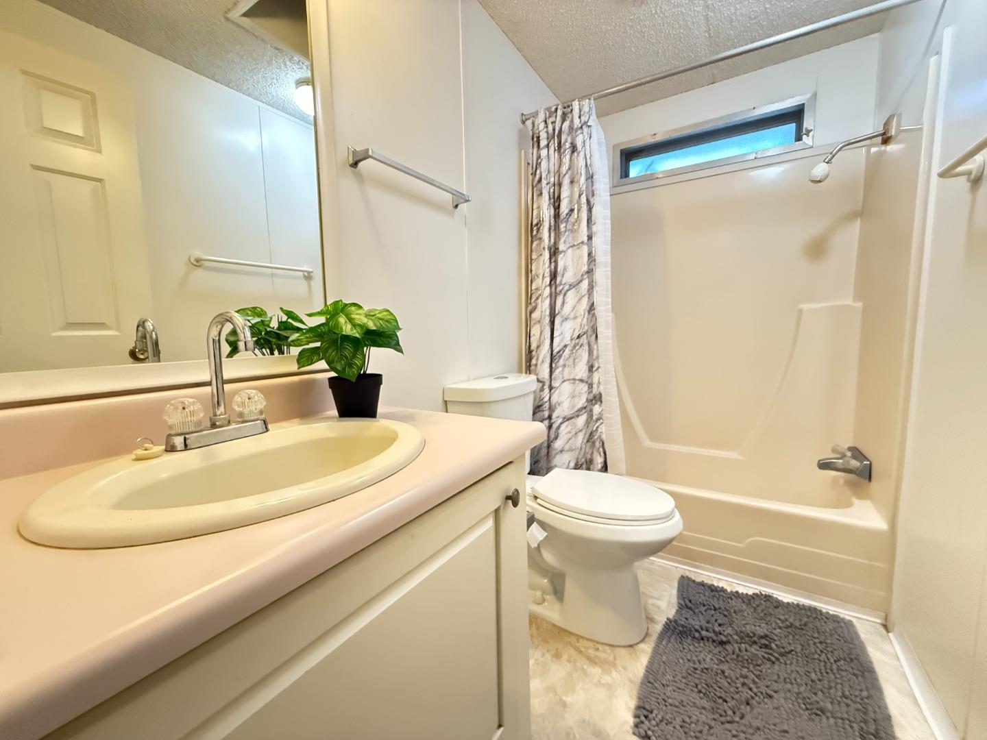 Detail Gallery Image 12 of 31 For 5300 Rexford #5300,  Santa Rosa,  CA 95403 - 3 Beds | 2 Baths