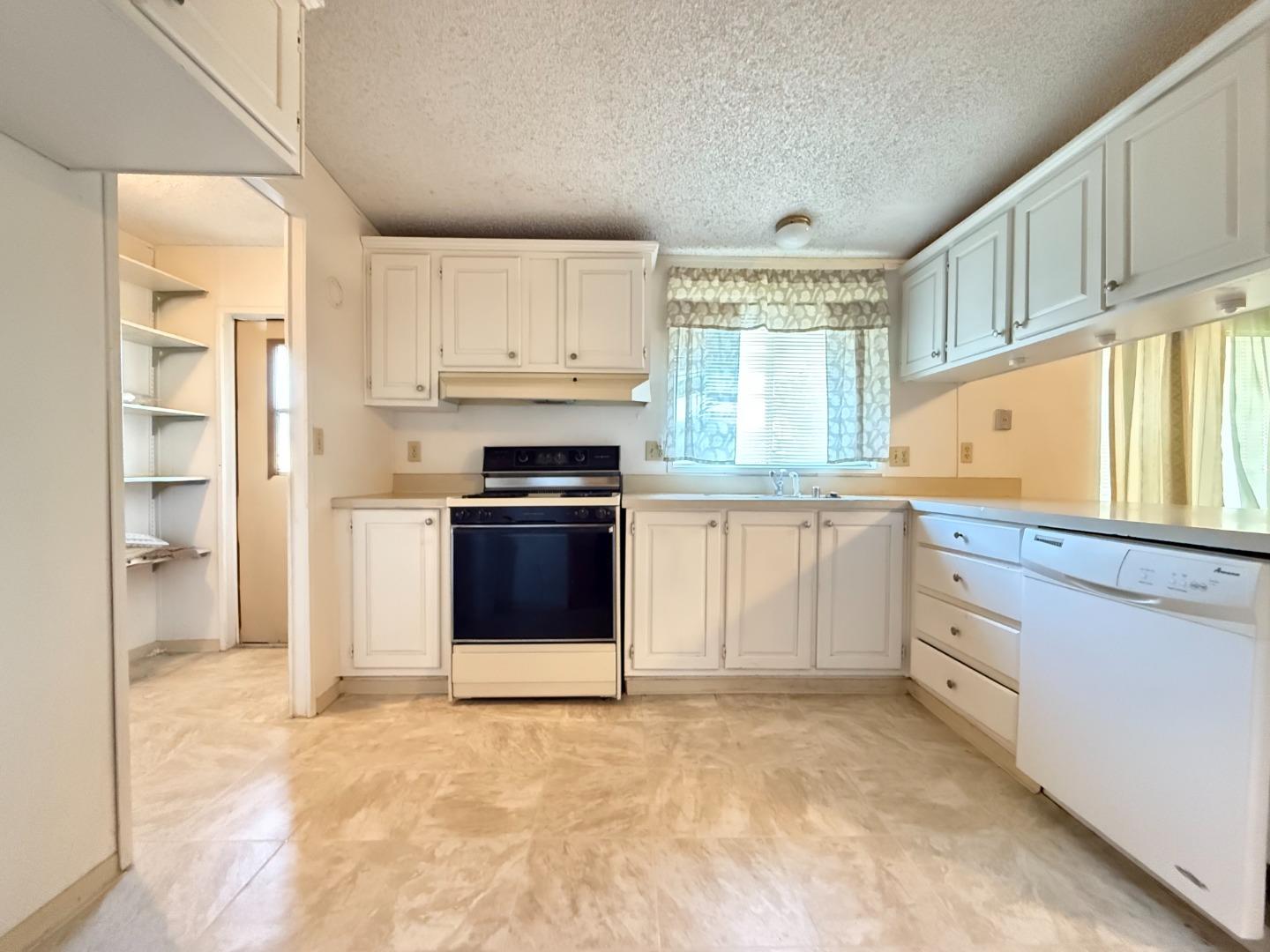 Detail Gallery Image 14 of 31 For 5300 Rexford #5300,  Santa Rosa,  CA 95403 - 3 Beds | 2 Baths